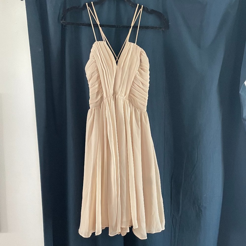 NWT Women's 6 H&M Cream Flowy Dress